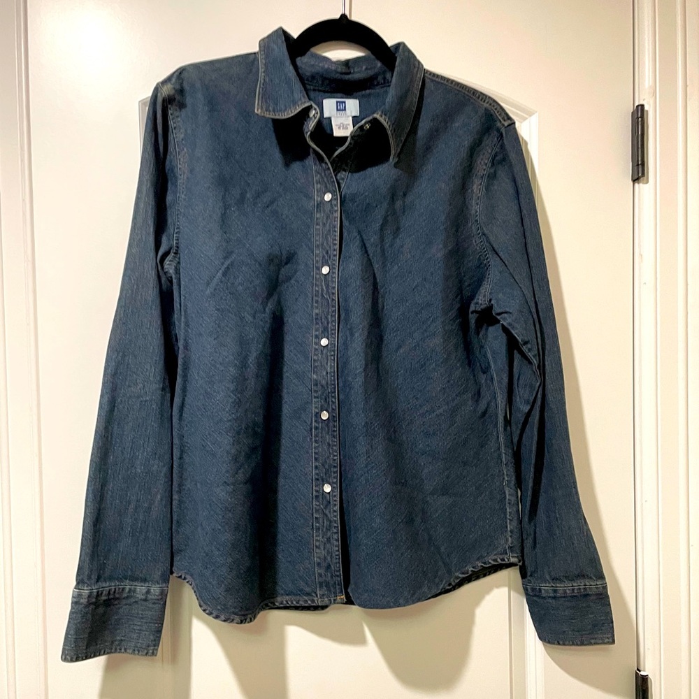 ✨SALE✨ GAP denim shirt - Size XL